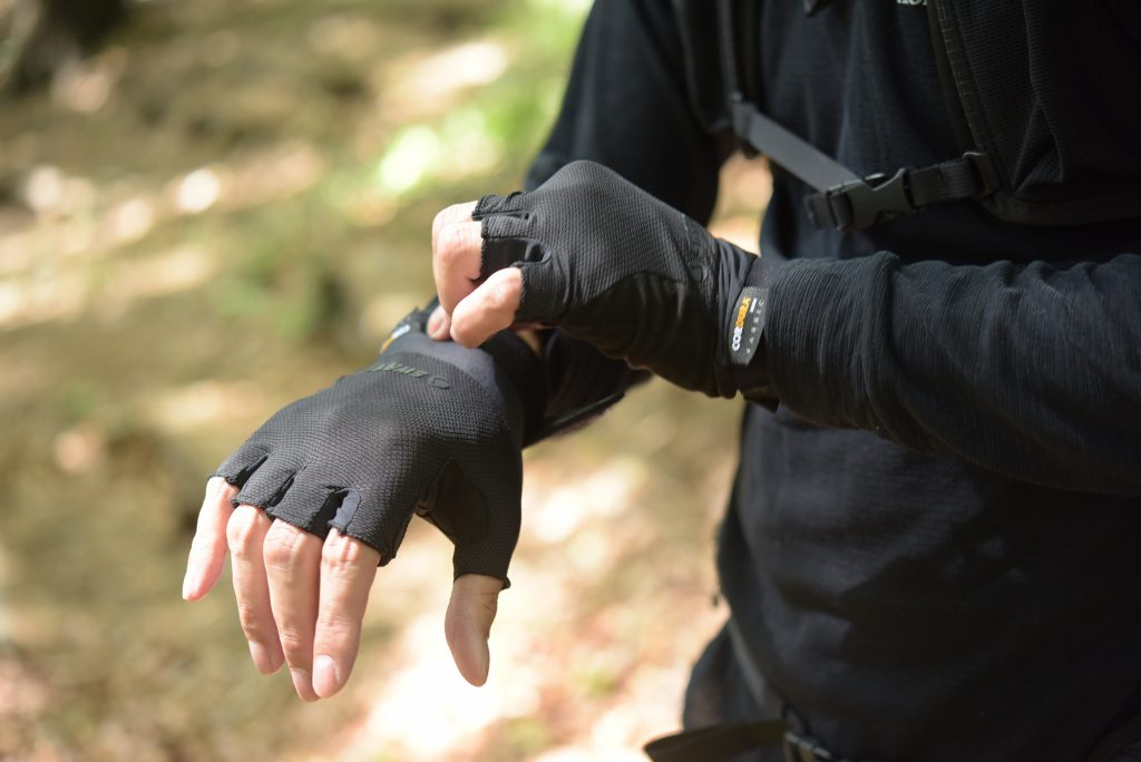 Glove　タッチスクリーン対応　登山　スマホ　手袋　COUDURA　トレッキンググローブ　防寒グローブ　トレッキング　Trekking　価格比較　スワニー　TR-700